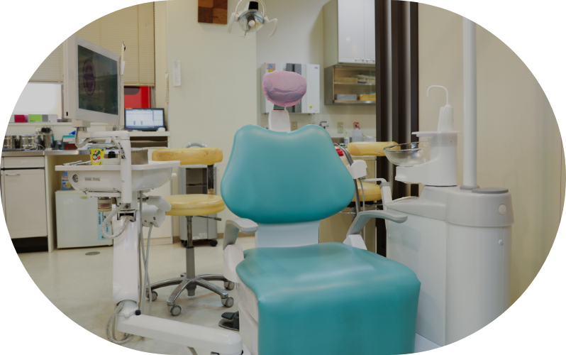 プライベートに配慮した半個室の3つの診療室